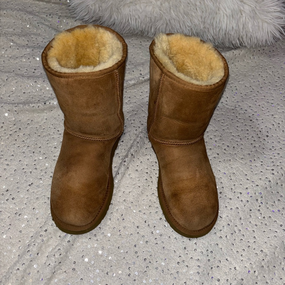 UGG Classic Short II